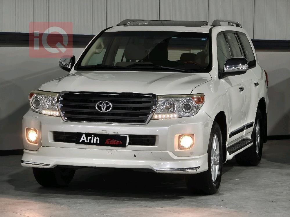 تۆیۆتا لاند کروزەر